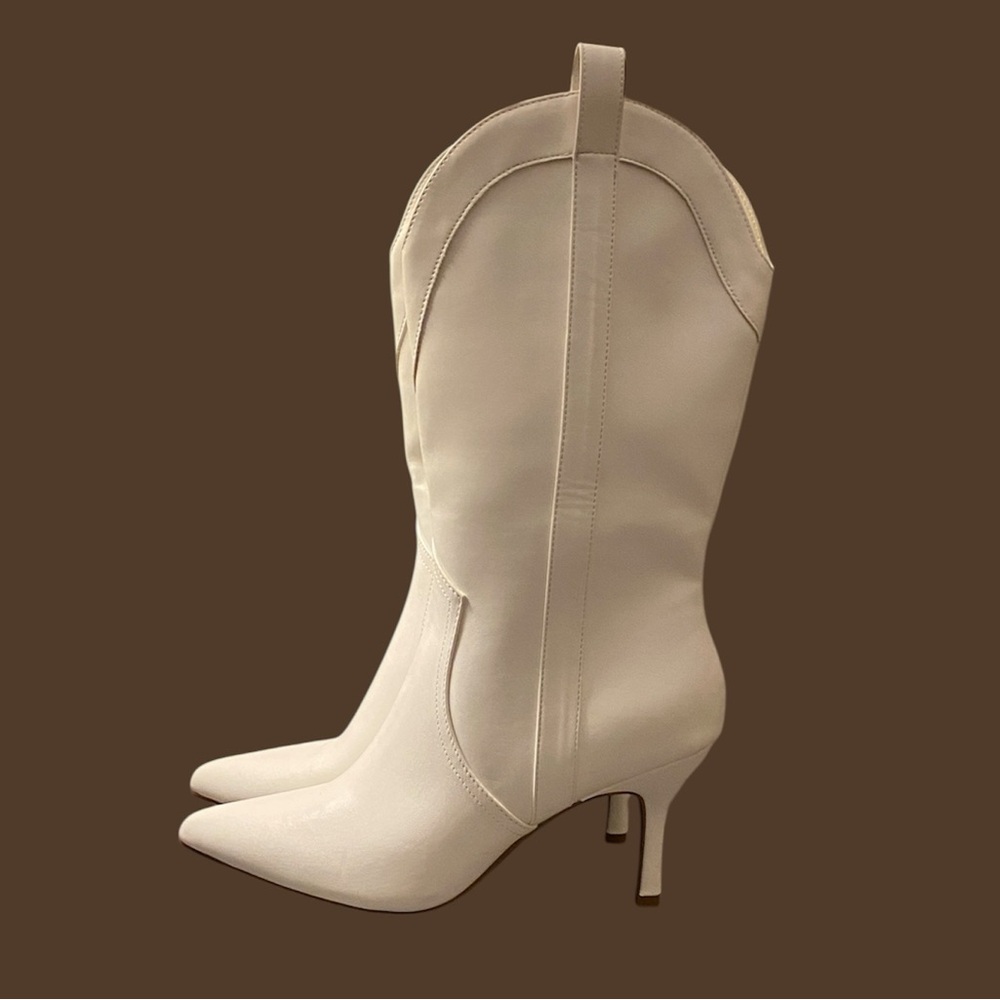 White Pointed Toe Kitten Heeled Western Boots